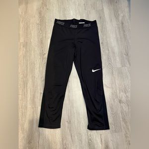 Nike Capri Leggings | Size Medium